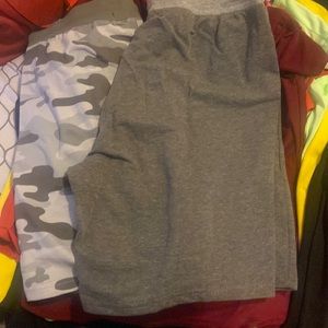Men’s grey and camp shorts